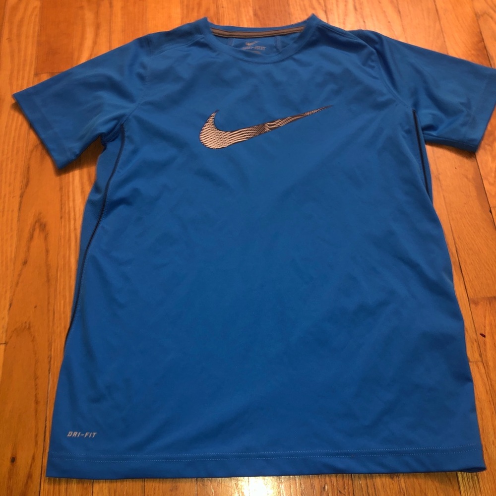 Men’s Nike tee shirt